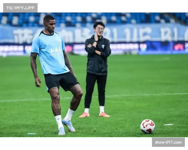 中超战况：加西亚先拔头筹杨一鸣染红，十人新鹏城暂领先三镇